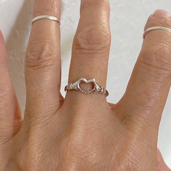 Sterling Silver Minimalist Heart Hand Ring, Claddagh Rings, I Love You Jewelry - Picture 2 of 8